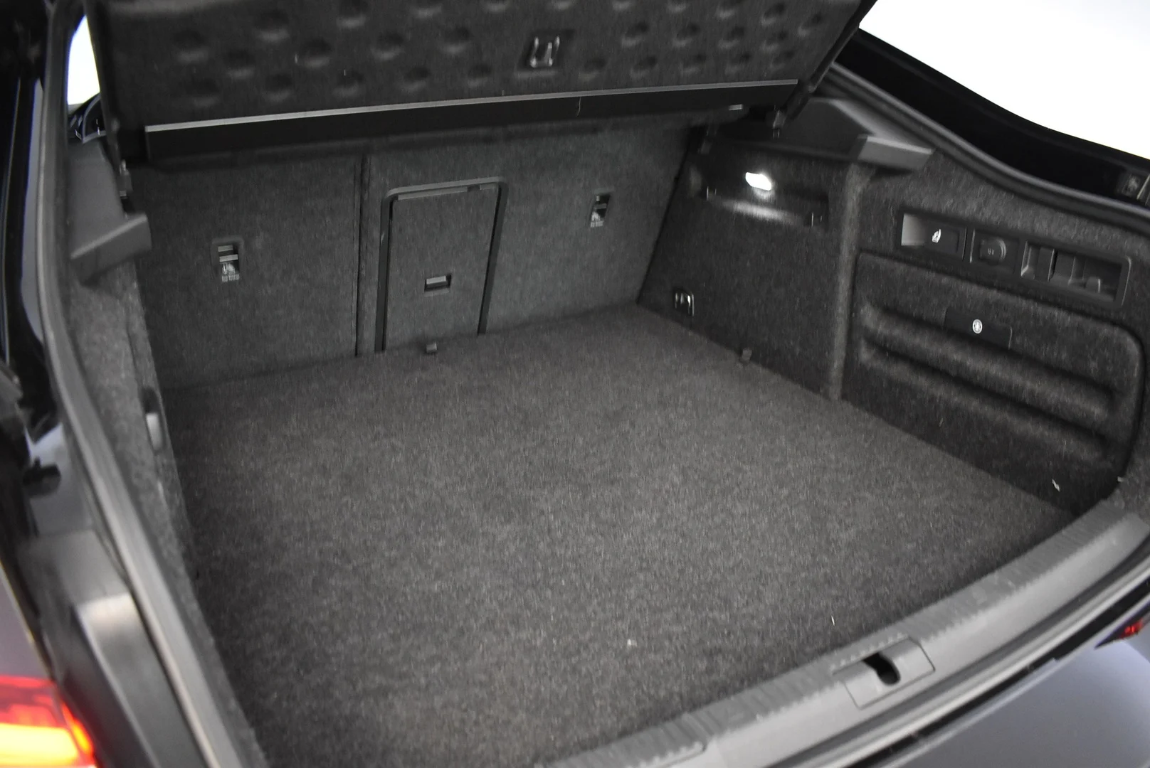 Car Image - 13w25zp9MWms980aX5wsN7
