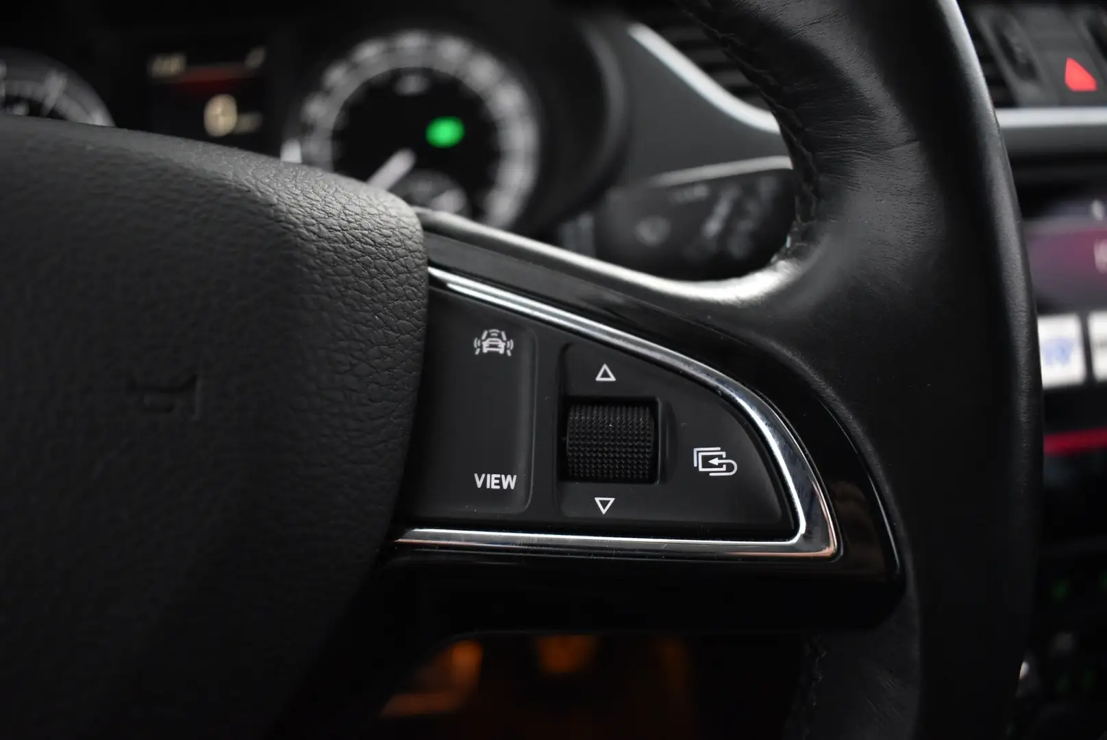 Car Image - 1ll8sL7zBdllNXtlfvDOSF