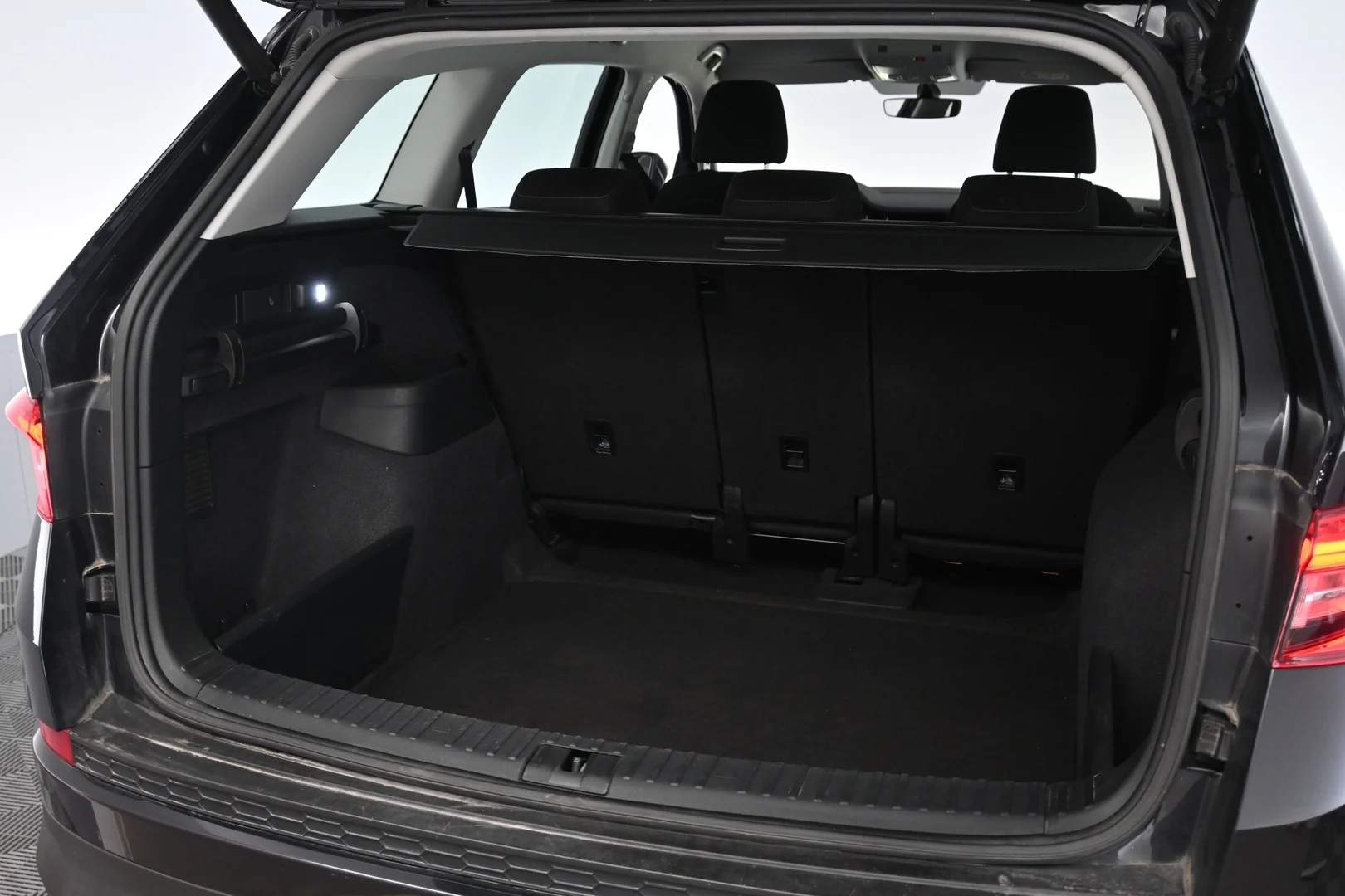 Car Image - 5DtuxscPTD3RSYUuevn1hH