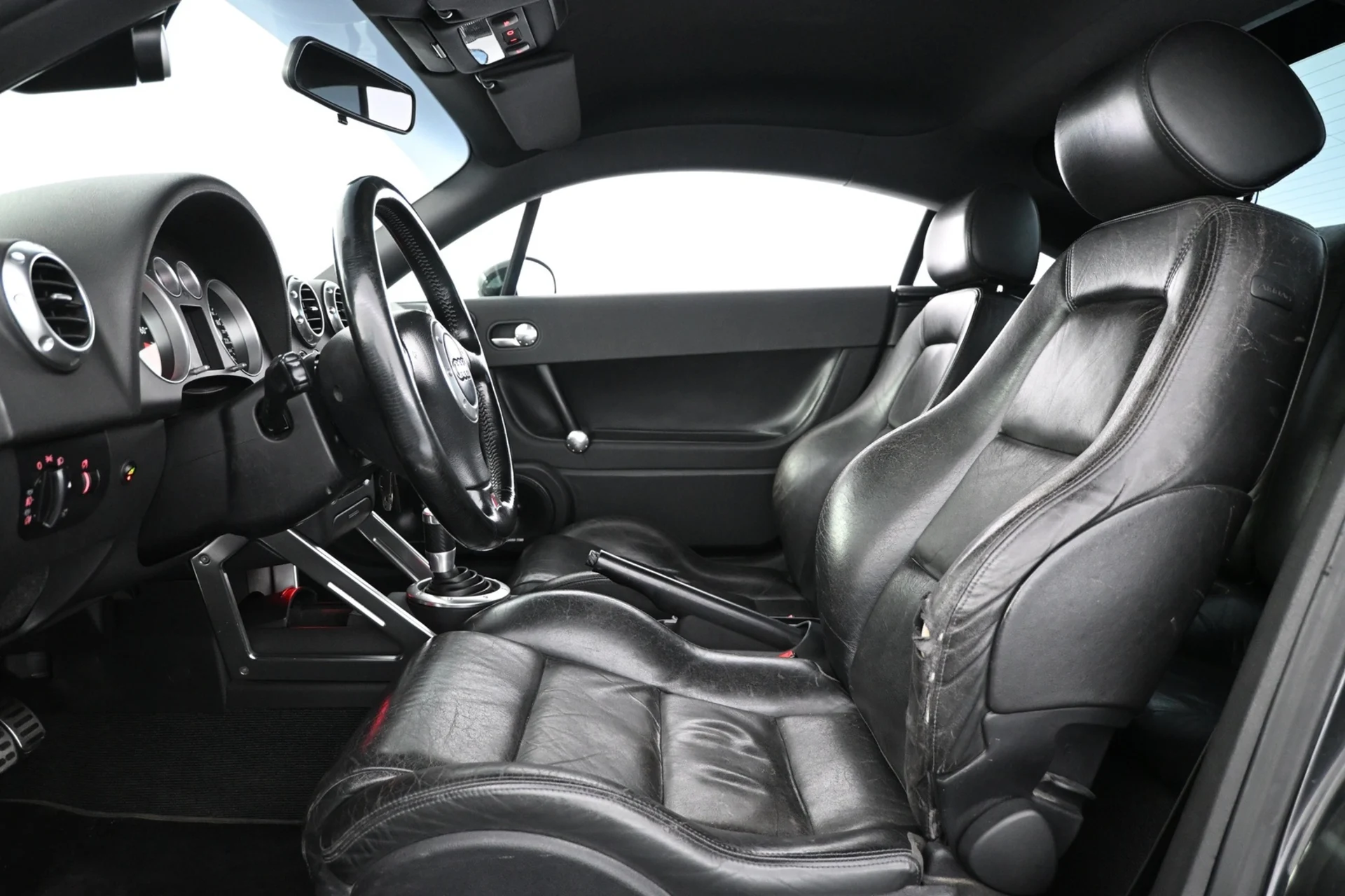 Car Image - 6VxtQi8Kj6qOXzelgtaZ67