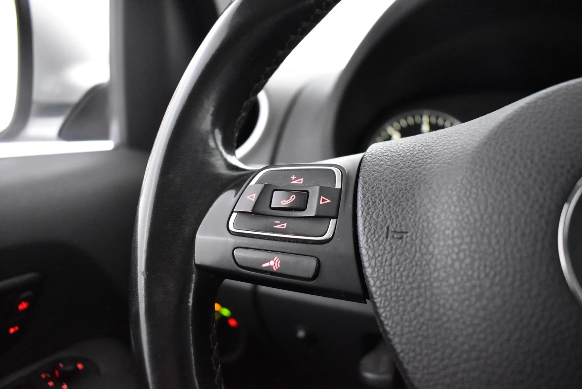 Car Image - 6QToImccpiL7ewhNyuqFxJ