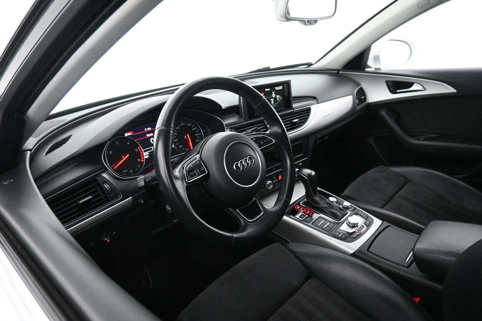 Car Image - 2M6WbS5v0Yo7MAR2w8GTmG