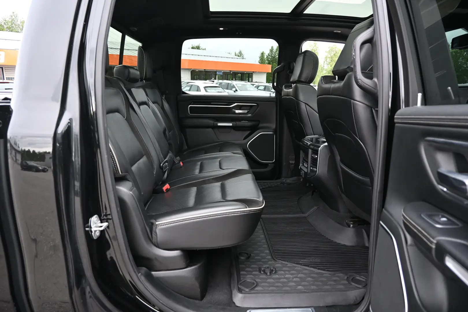 Car Image - 26WSk6kyeyvDoexXqyZiEj