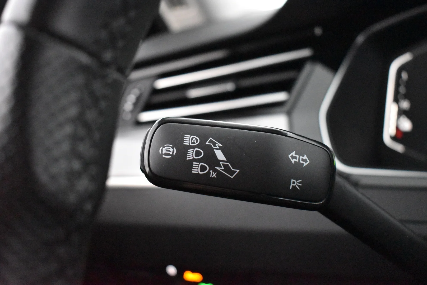 Car Image - h7KORTtLx9YNeS3VPbp54