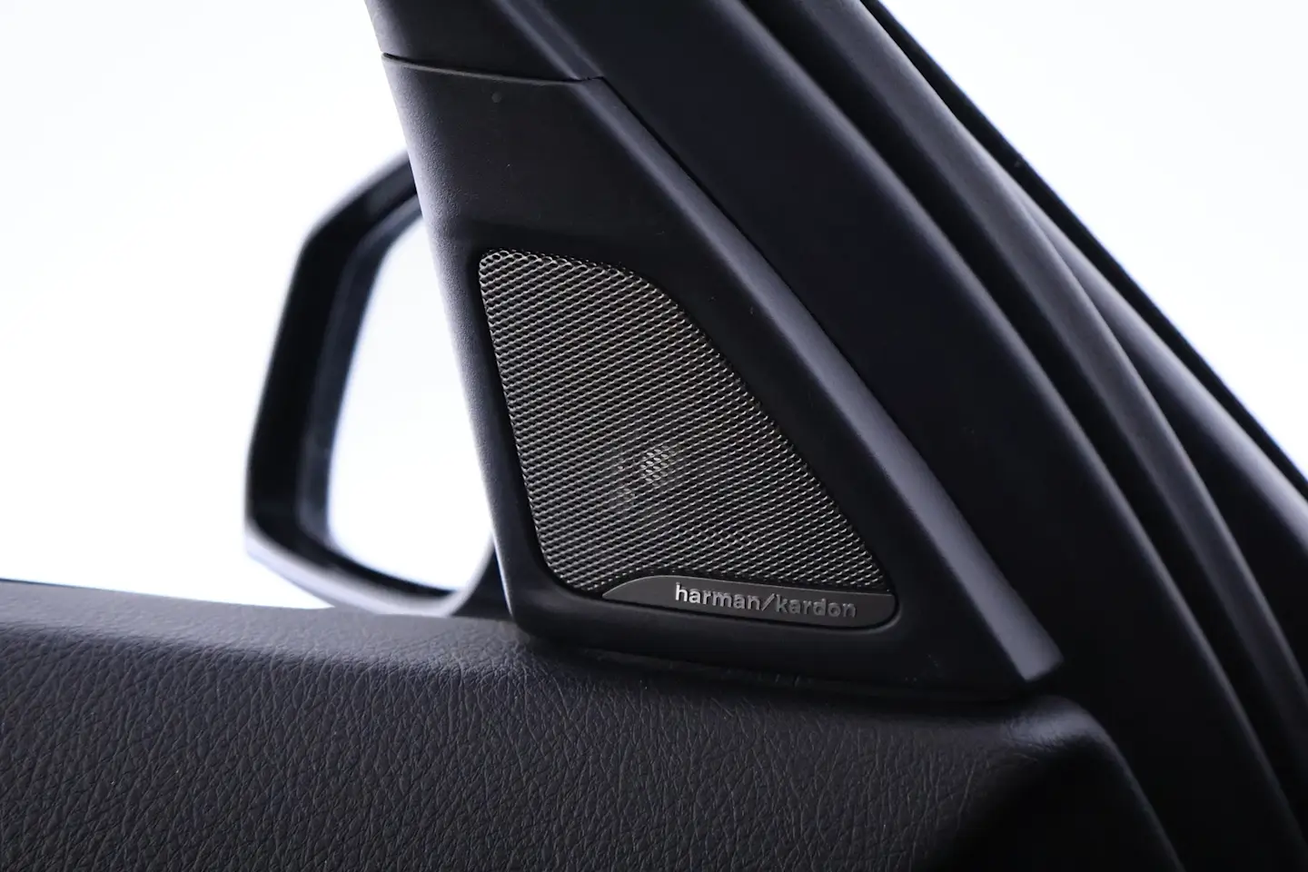 Car Image - 4ADxpjE6s96v1gNDWMPL08