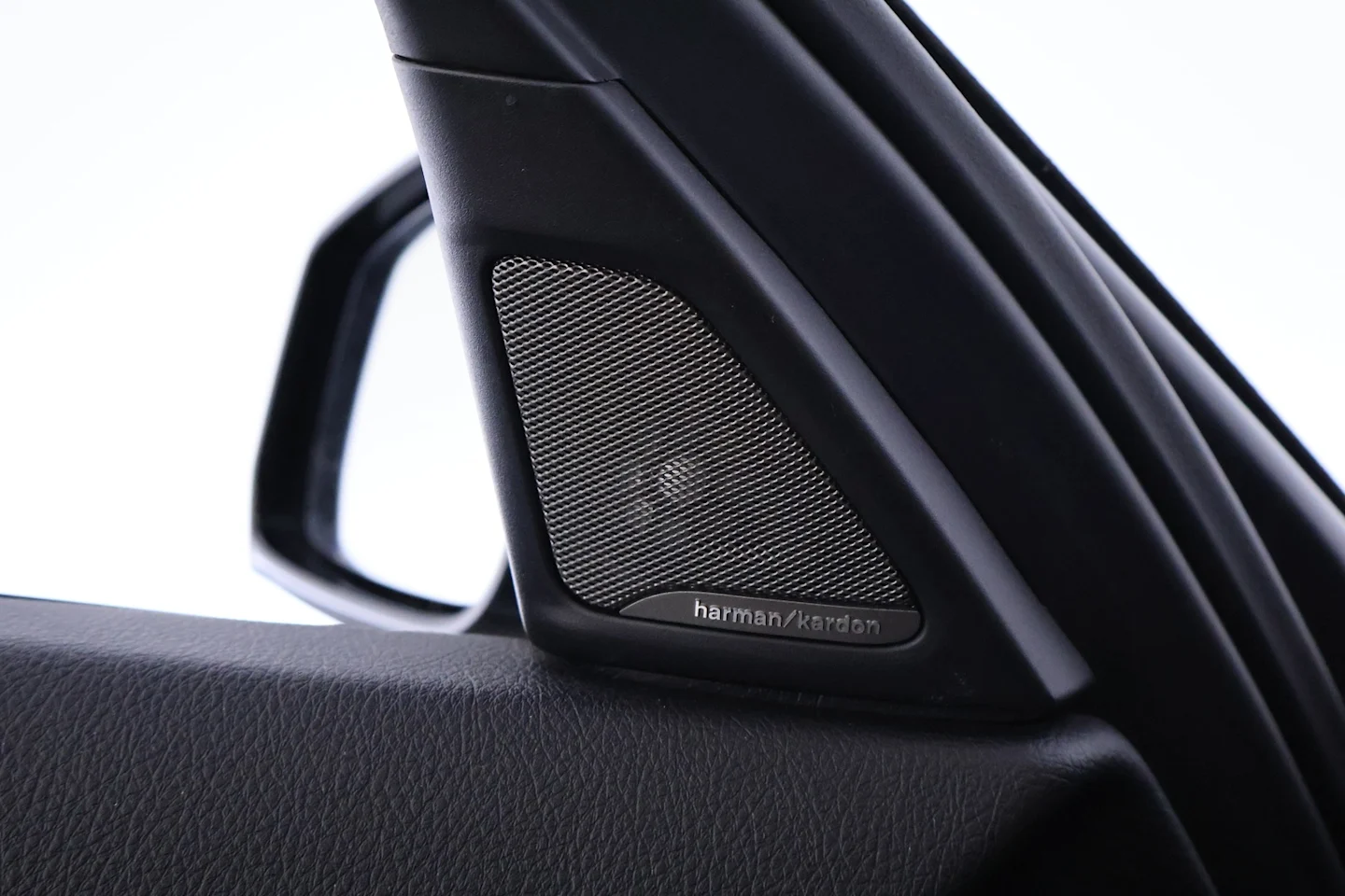 Car Image - 4ADxpjE6s96v1gNDWMPL08