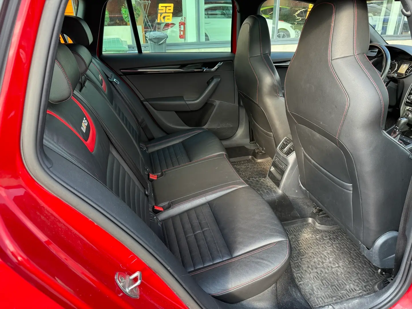 Car Image - 6CTqqYA2AOWUvMXFwuU5Kl