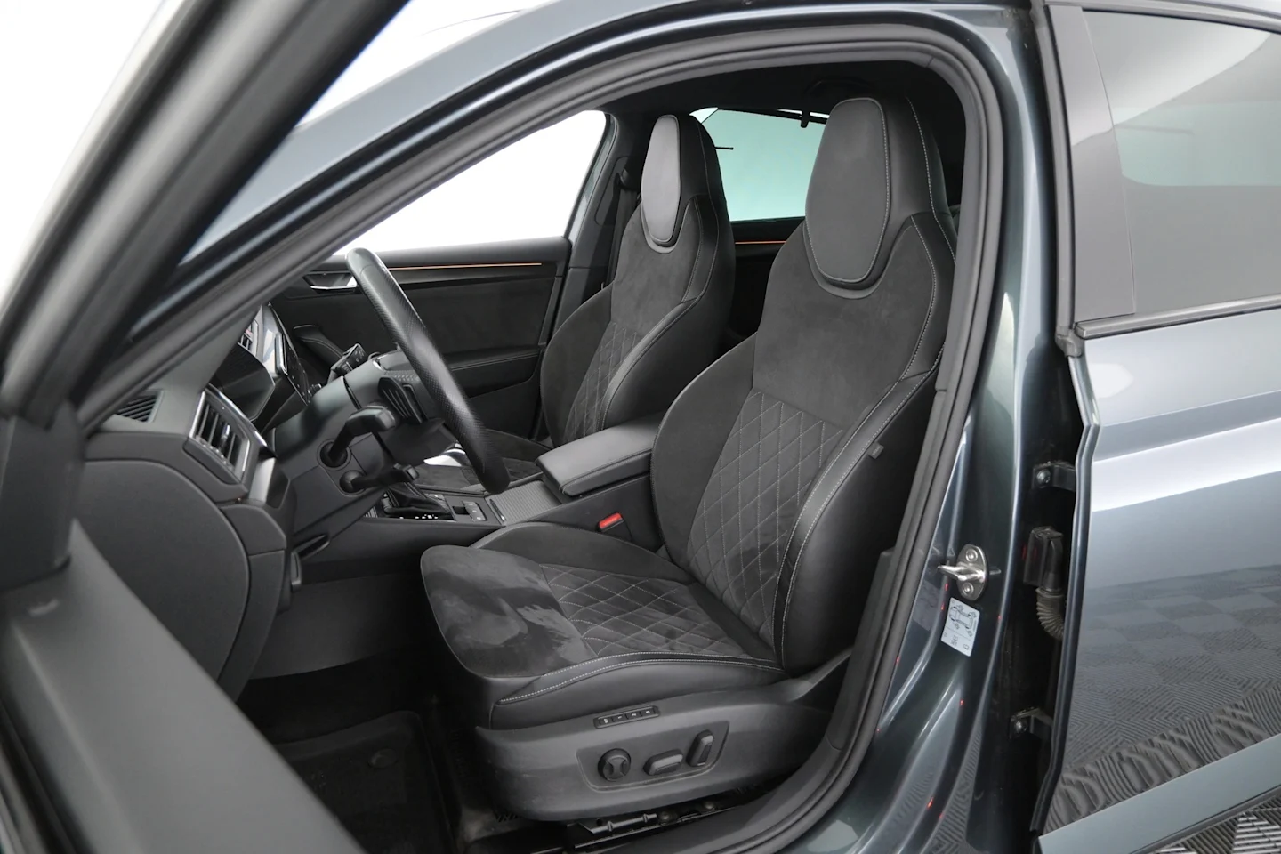 Car Image - 5P0LnYXkrEtlGct9WYMtRX
