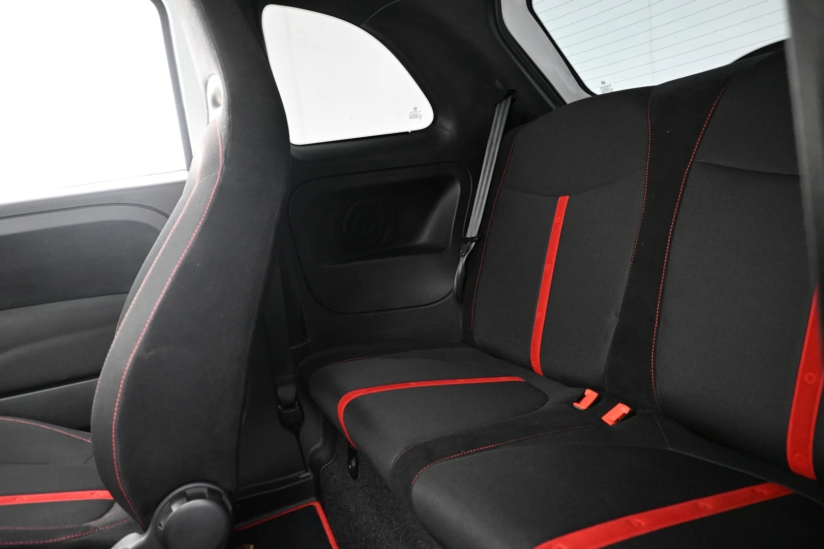 Car Image - oKVR2MVfsATWLC3ML7oFI