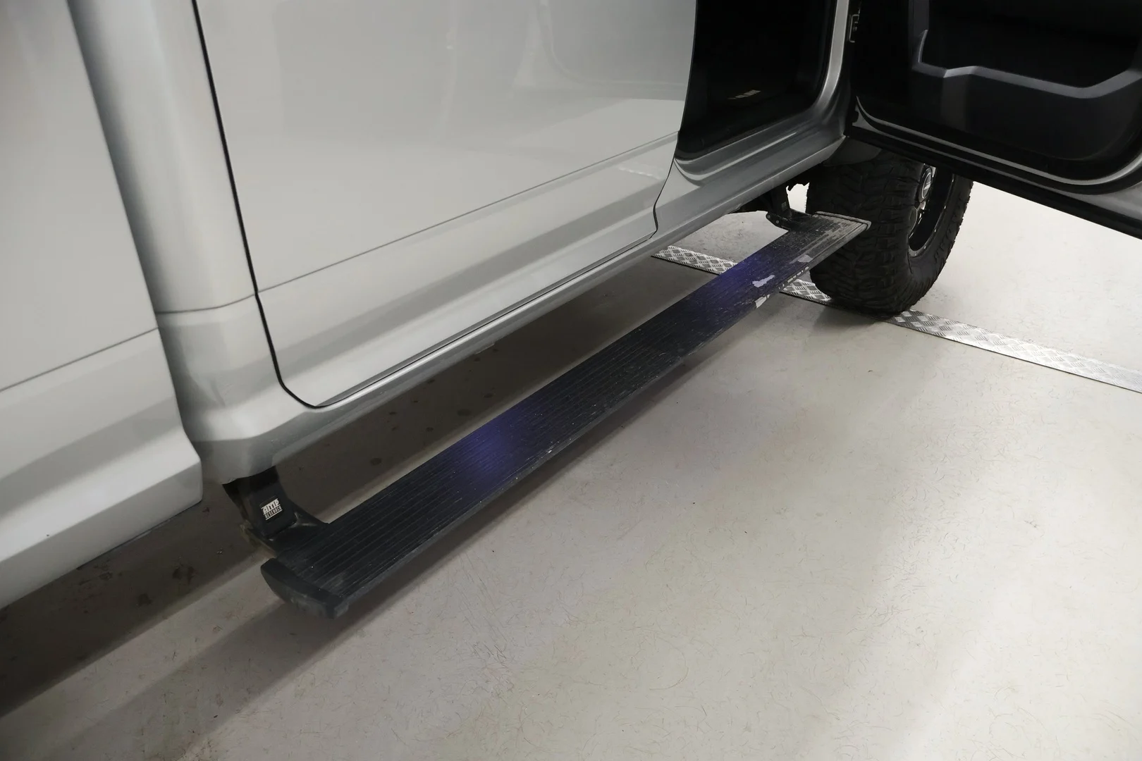 Car Image - 6qItTt50AlyiAfBUHX4DpZ