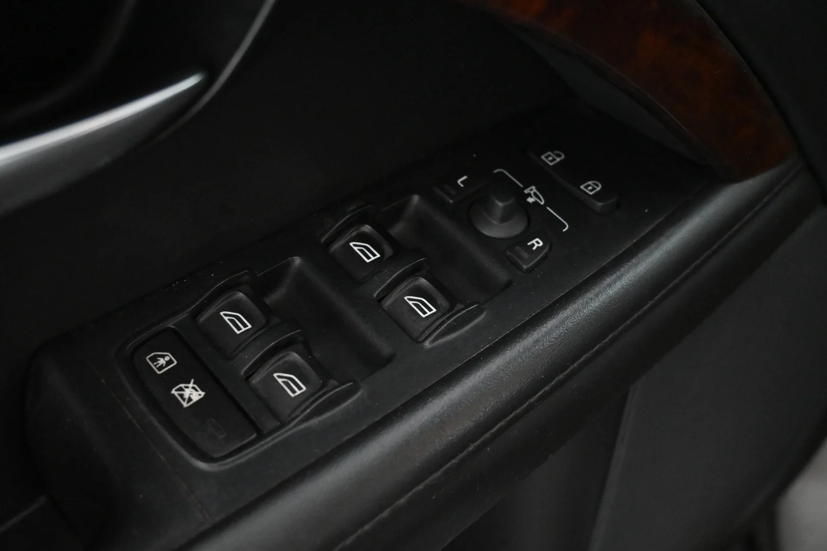 Car Image - 1rOwqa2AzNB3hVsFUSuEKh