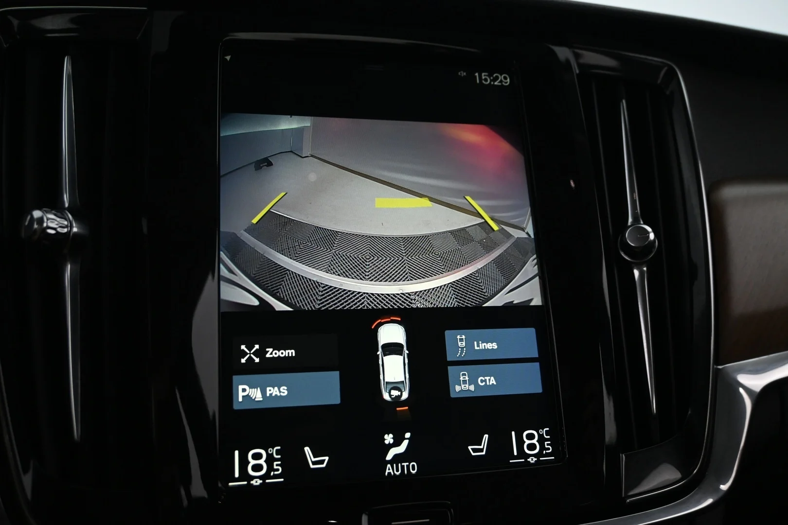 Car Image - 5DTejpL3JwOtiHk8k9vSuO