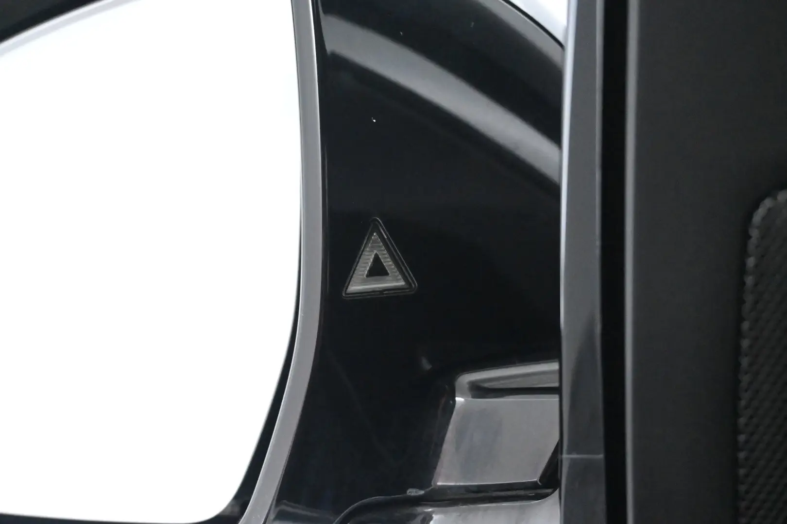 Car Image - YPvuYwIwcK2oAwe3yBqbM