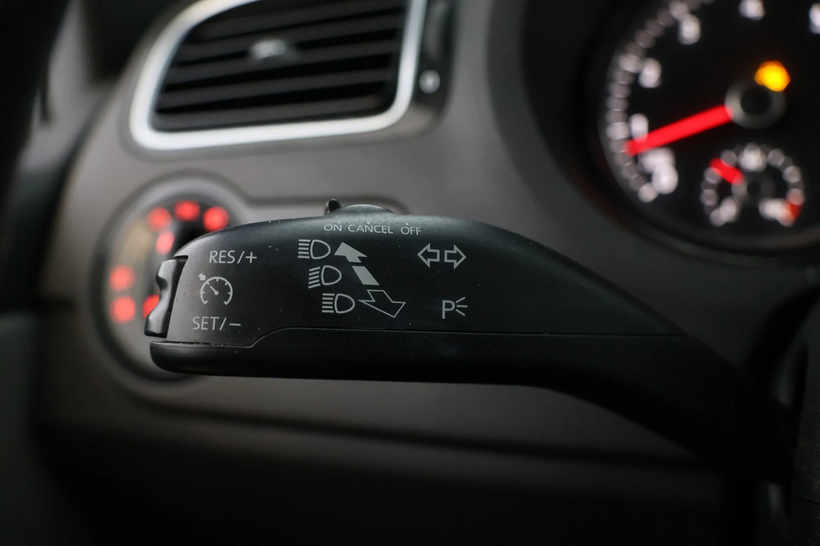 Car Image - 7DmUccrRgoLY32uGaYodFj
