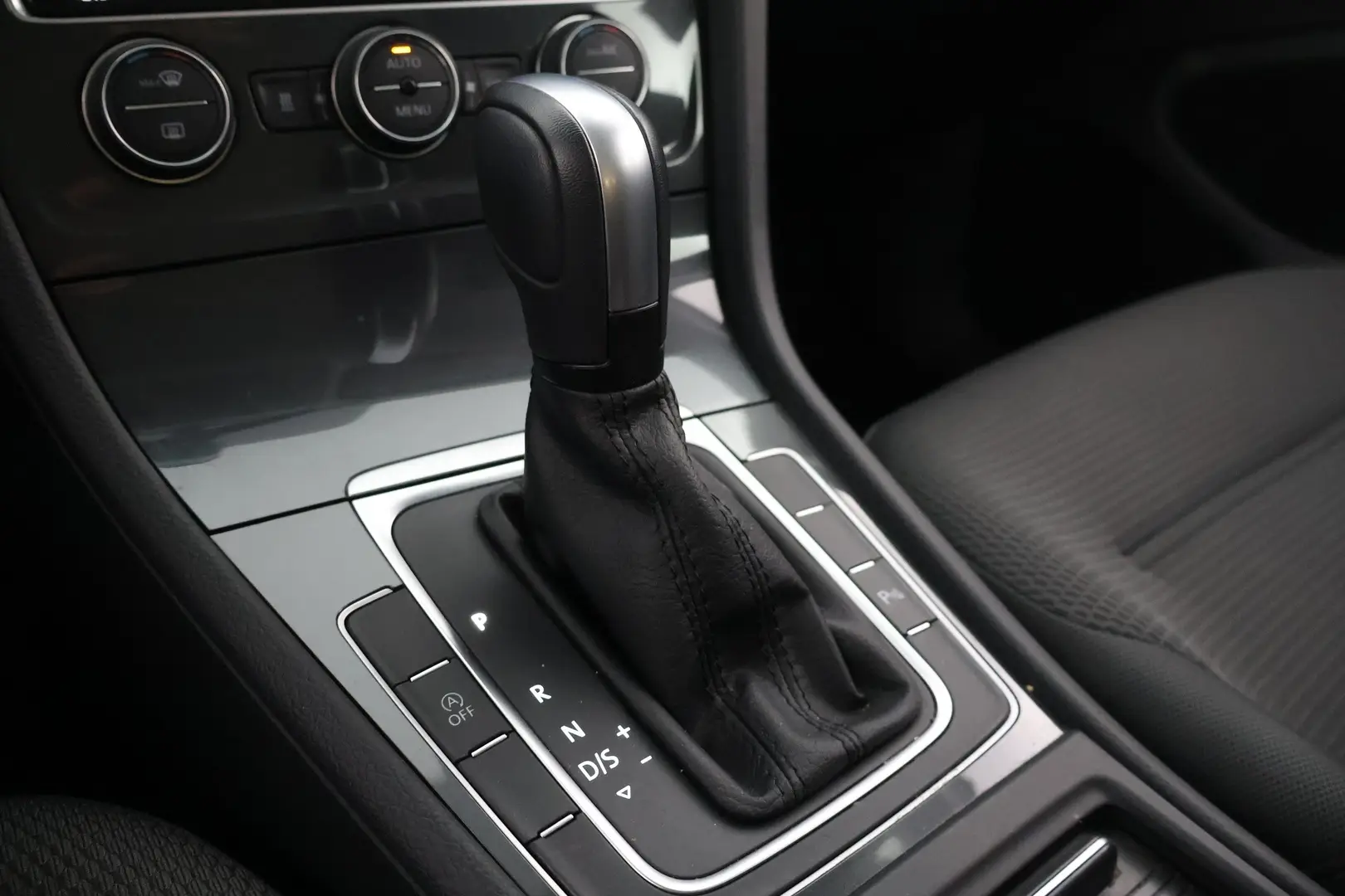 Car Image - 3pn8YRoQdVgMsecVoDpmxO