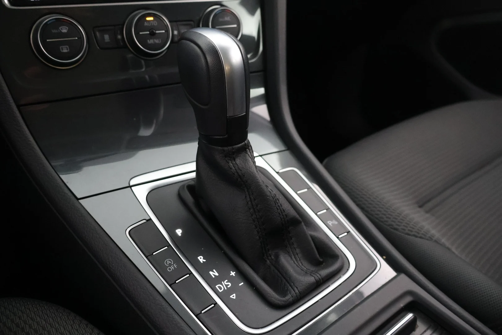 Car Image - 3pn8YRoQdVgMsecVoDpmxO