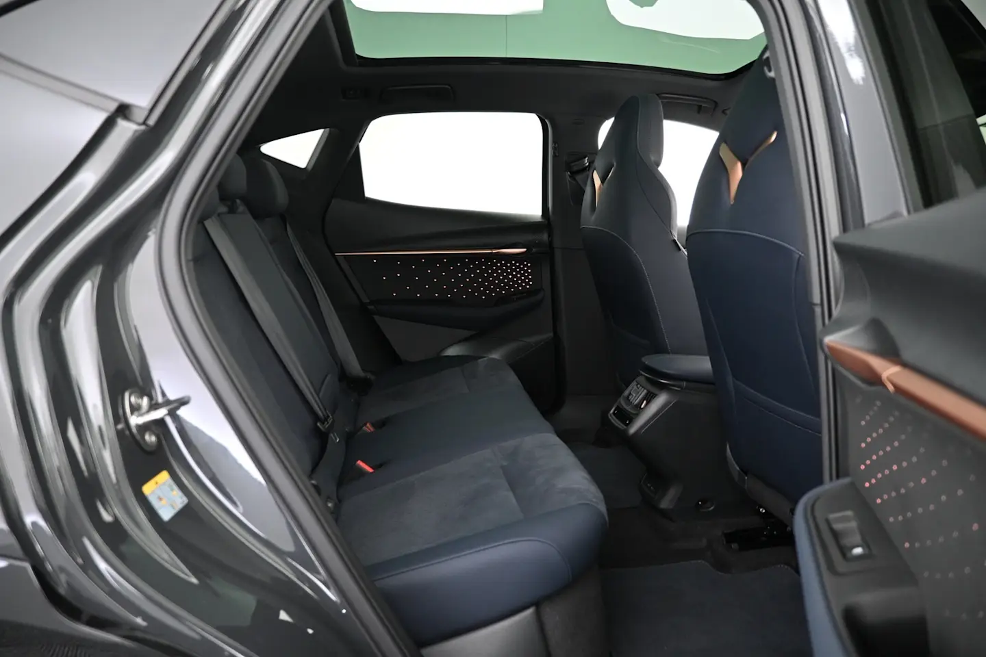 Car Image - 2gioaayQFVvnHTWsln1lnI