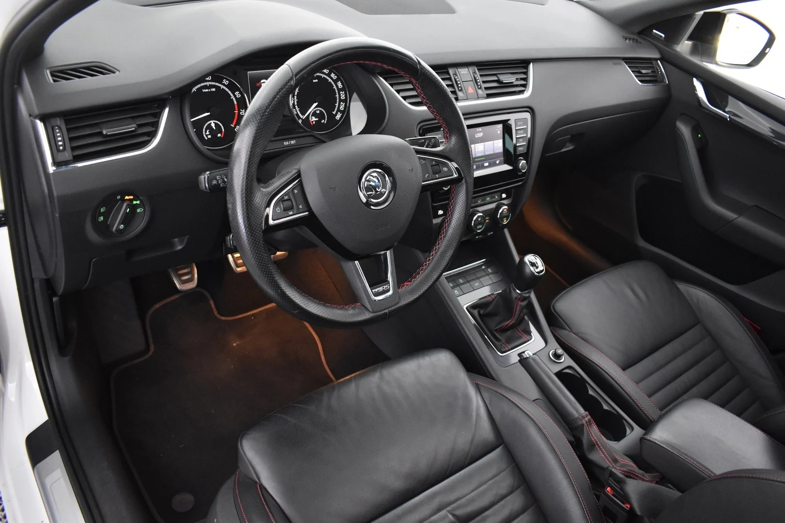 Car Image - 4qOYpgaHvDrwNu5xMOXfRt