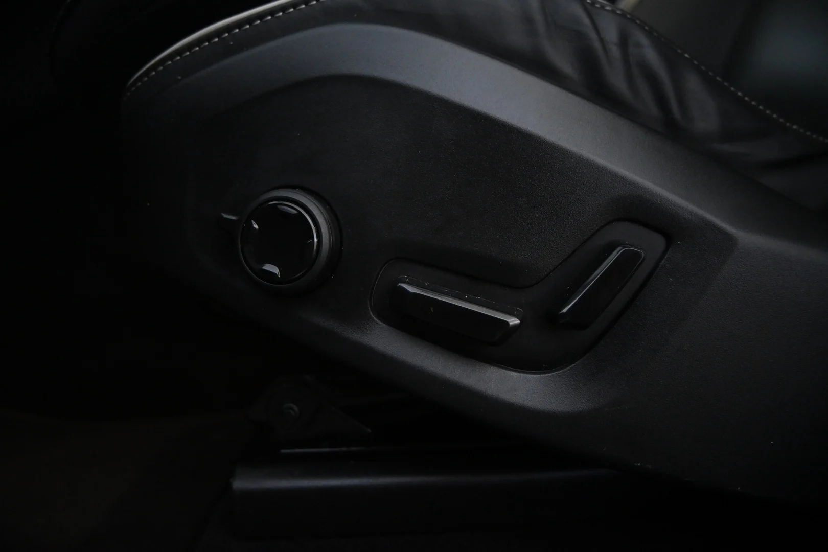Car Image - 2KV4IvujgWh7EMfKGT6AyO