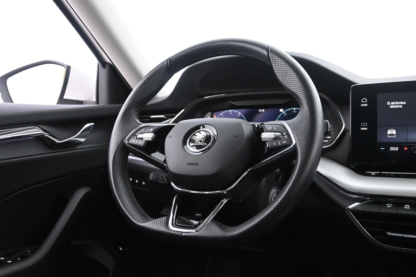 Car Image - rSIxdrZnENc5hO419iEYC