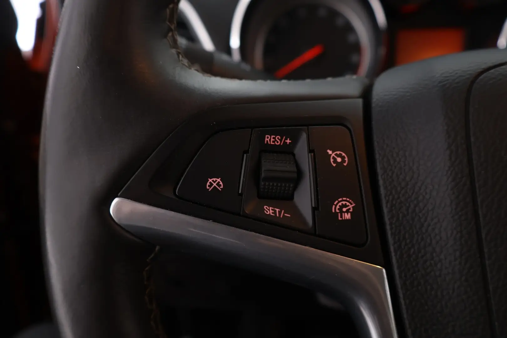 Car Image - 4AVBdKhHzz2rVGp1CdYfW9