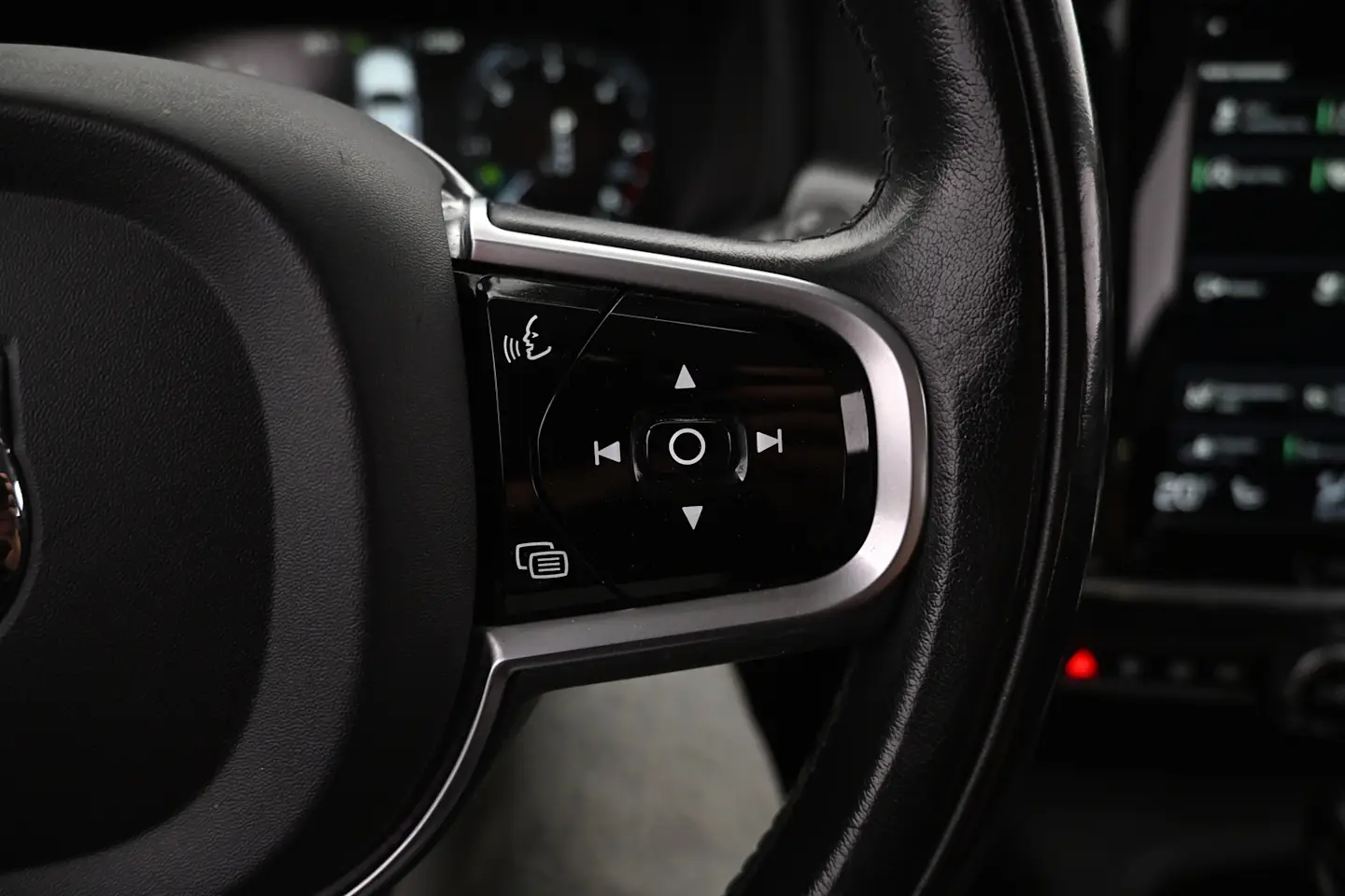 Car Image - L820pPvGrbNSfLDJ7YmVR