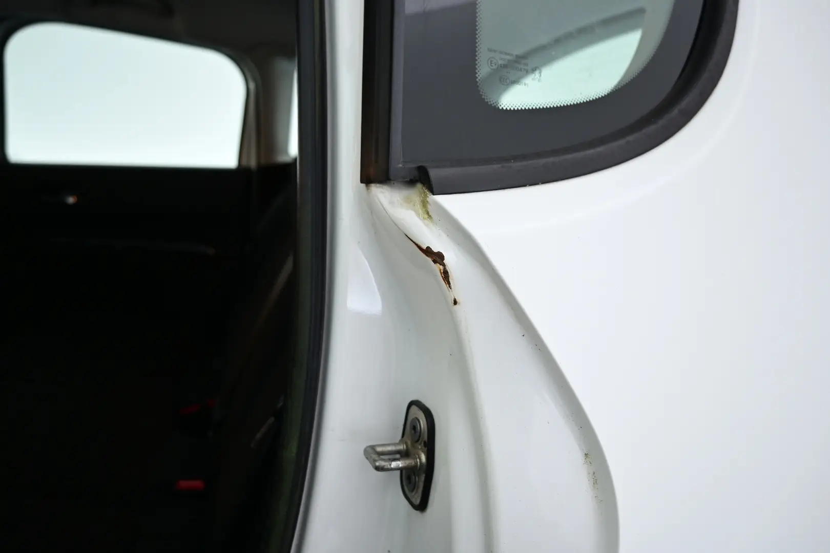 Car Image - 1nYr4lvOSO64vJMU4y3lOu