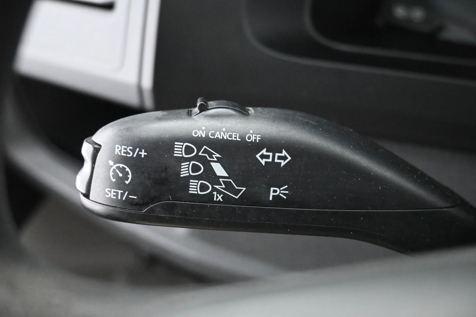 Car Image - AOCwEuwV8adroO3NOK2hh