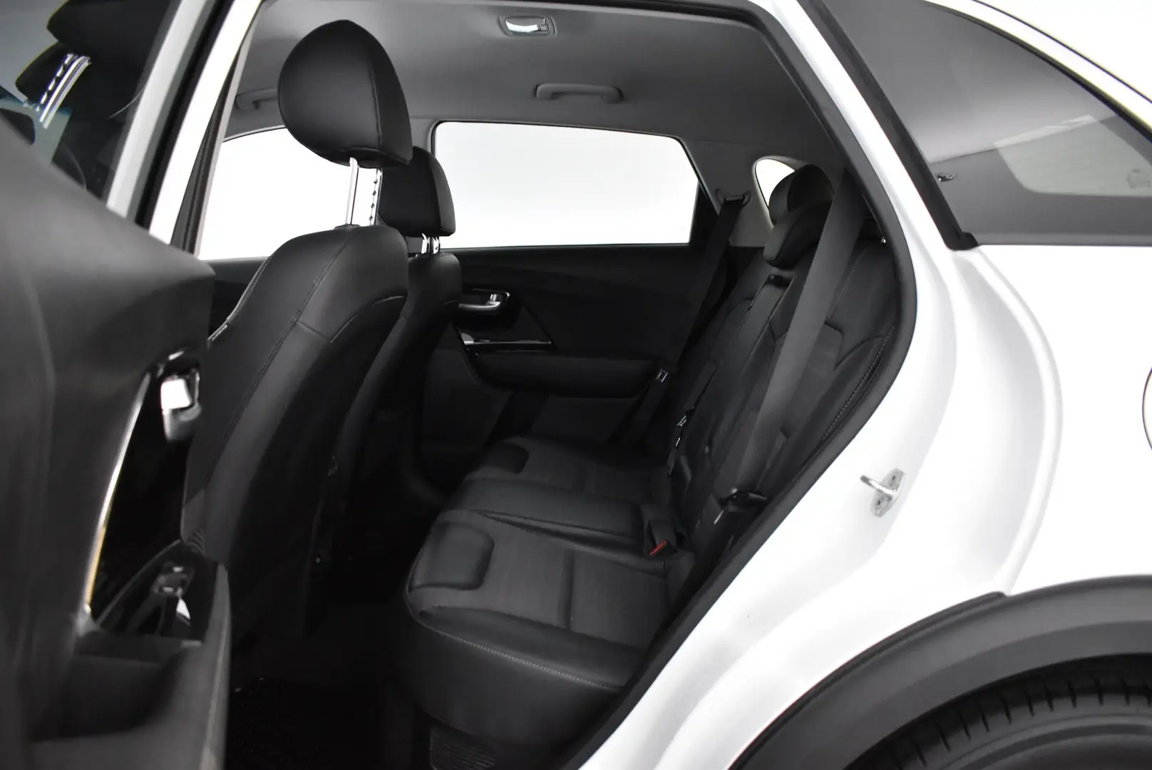 Car Image - 1Eif5s4d5EluTQso3DYCQH