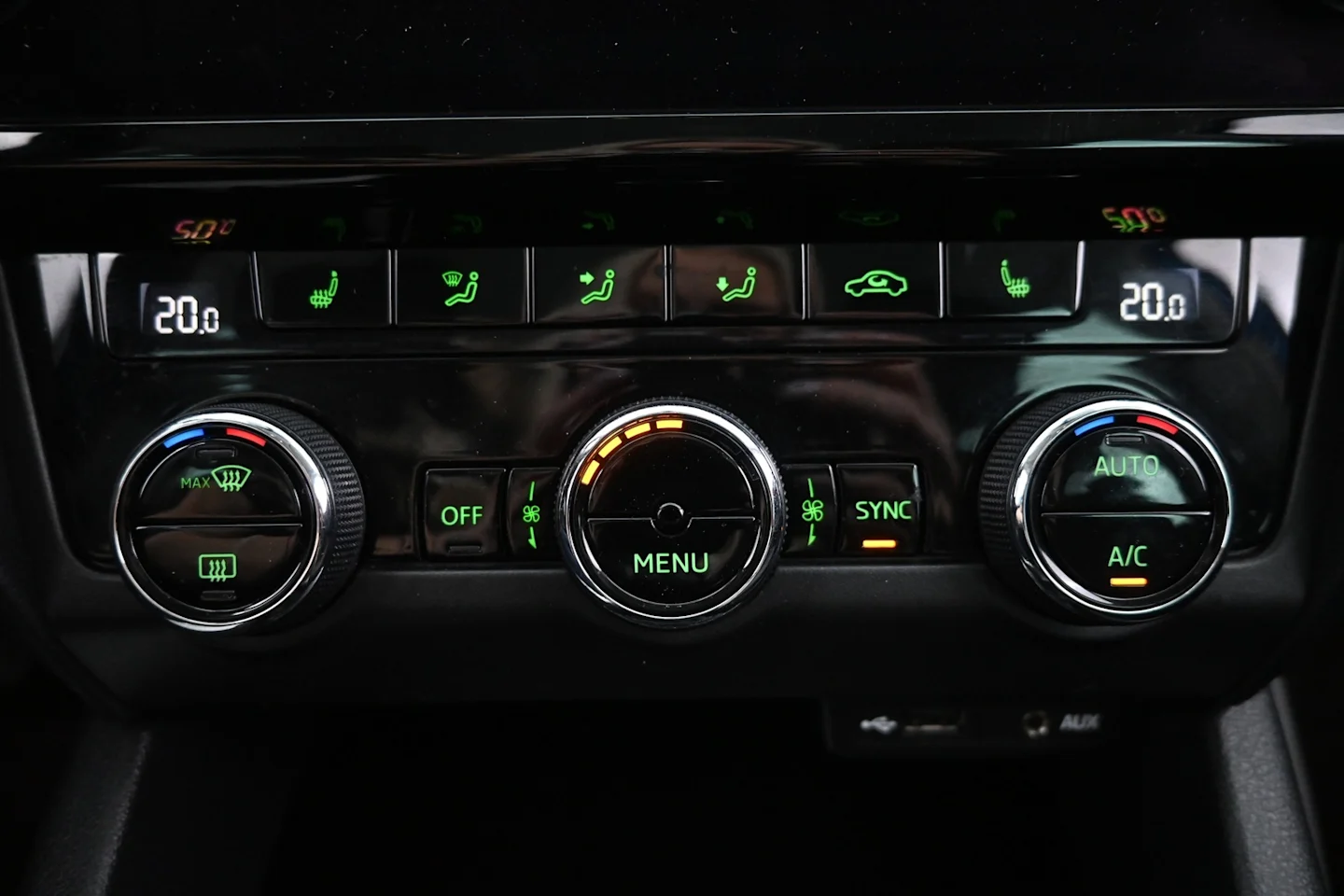 Car Image - 1feiueh3UlSTFQ7zEyUyUd