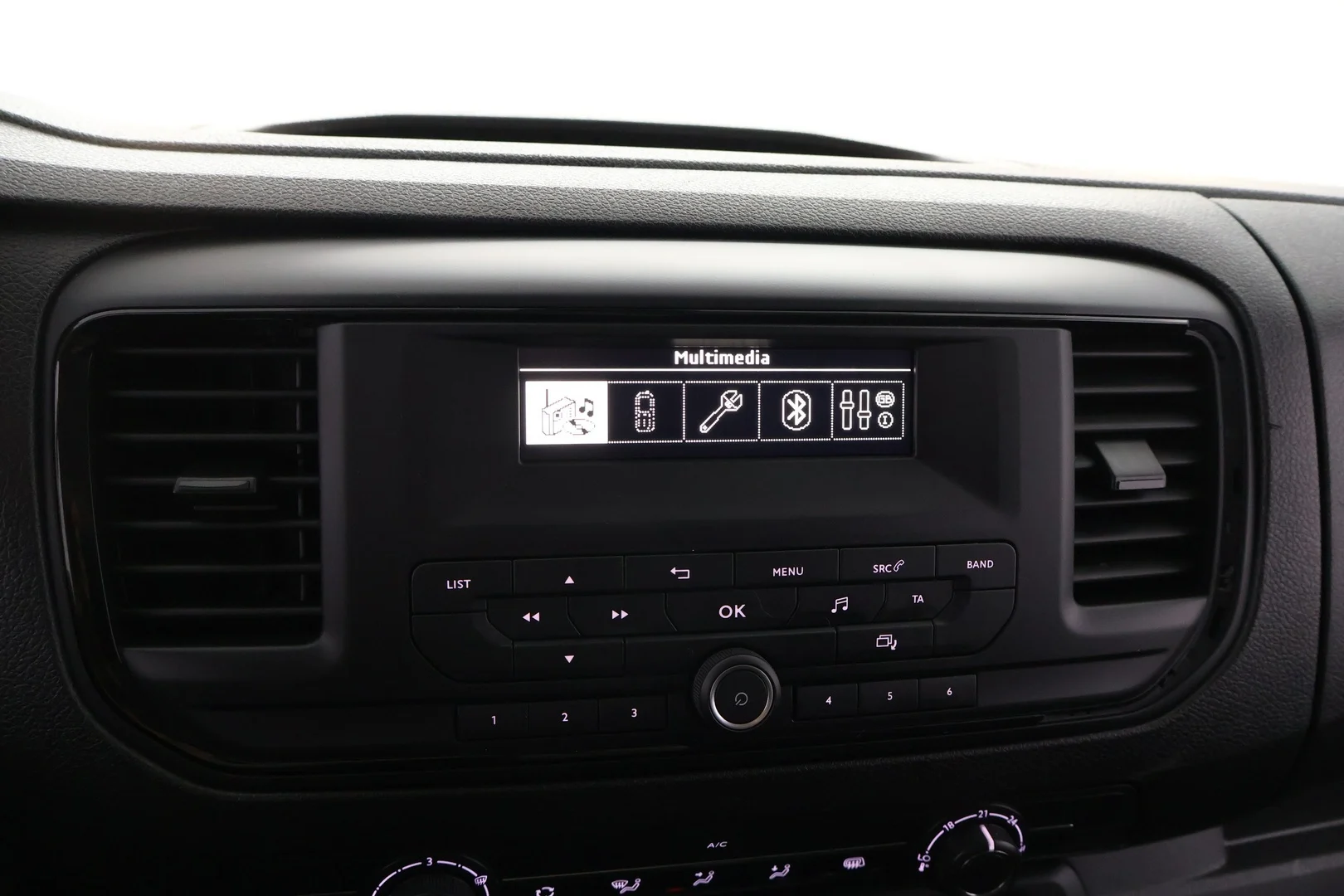 Car Image - 1sp0LAvWwO3MapioQDICbV