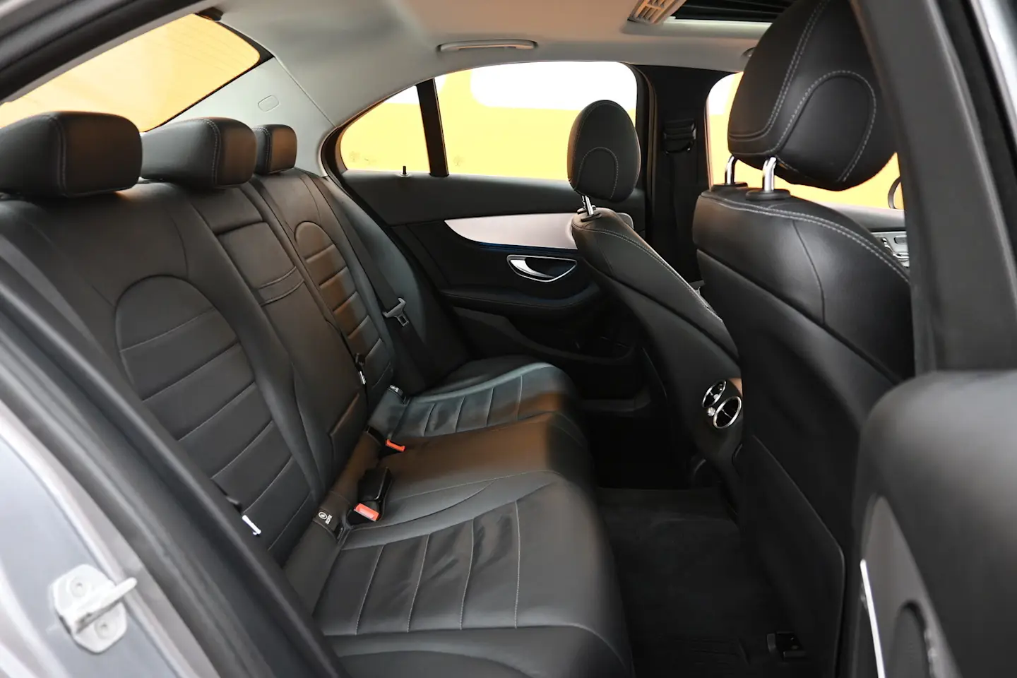 Car Image - 6ZaJxWx38sQ8SF7plGMylf