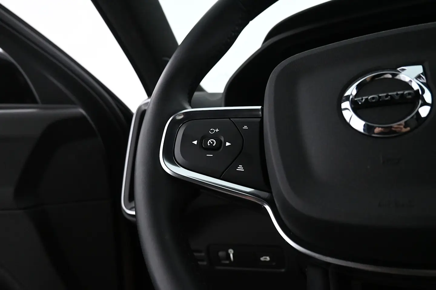Car Image - 5YCv7FjDnjiBcrq1b8e15k