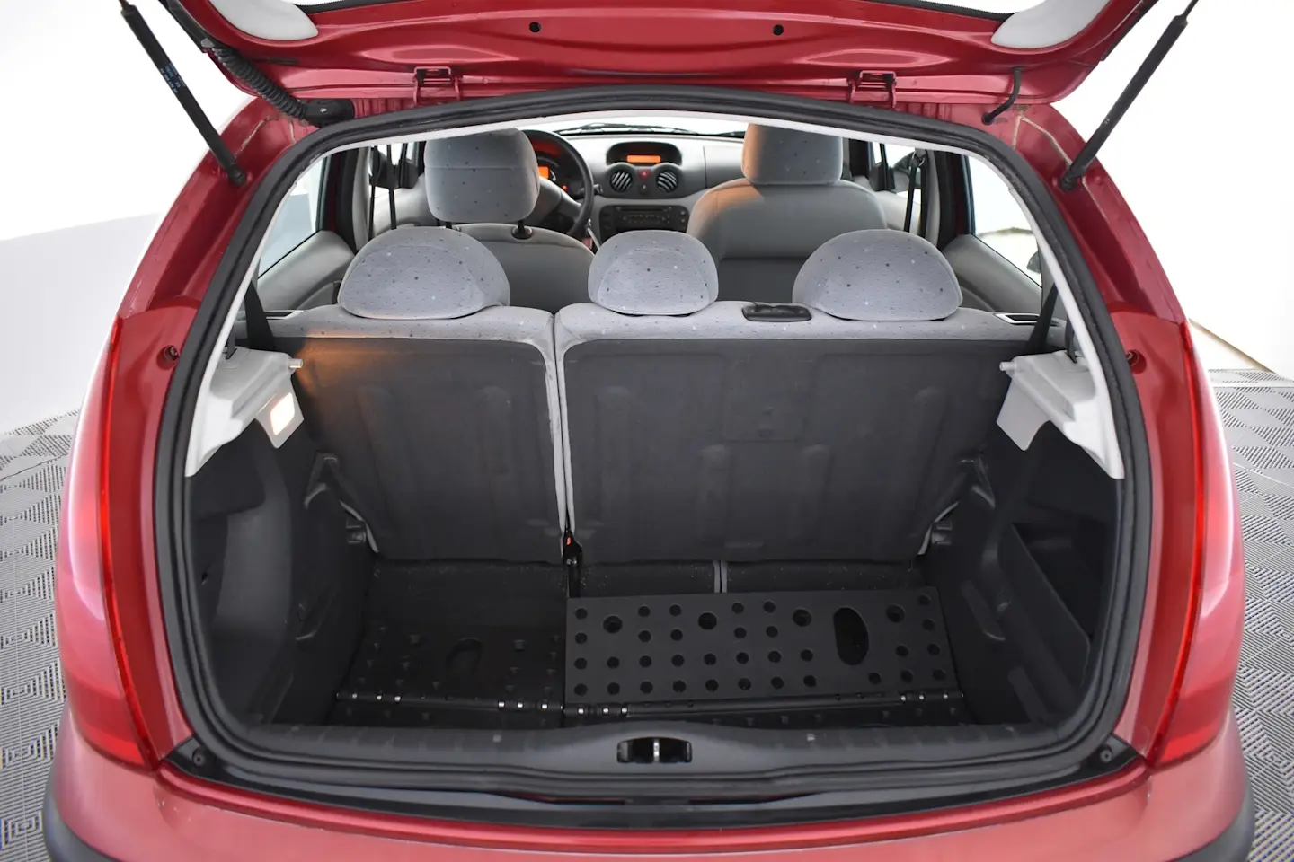 Car Image - 2baX82Auo81UQW3xoOUxxT