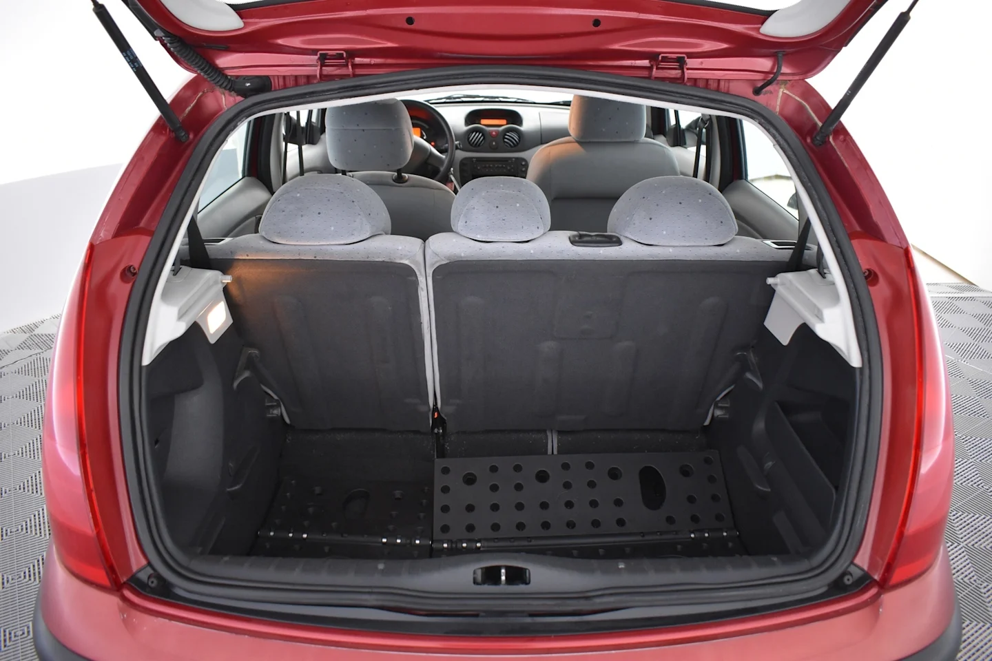 Car Image - 2baX82Auo81UQW3xoOUxxT
