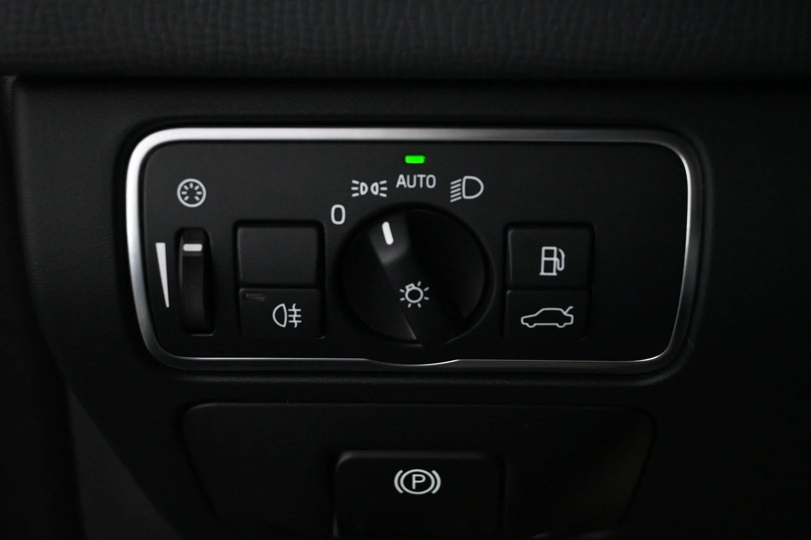 Car Image - 3uytBiyjFundjgfH4neJdh