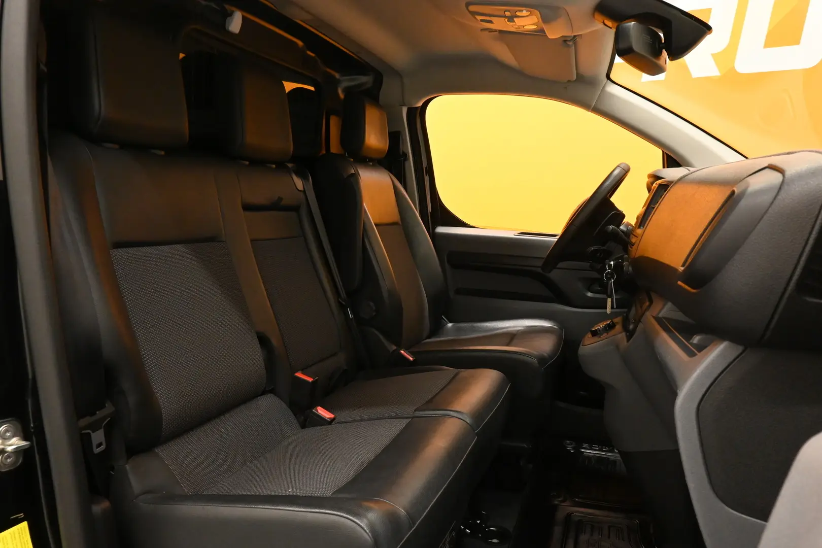Car Image - 2M320KGY0gGgsQMGsGggDk