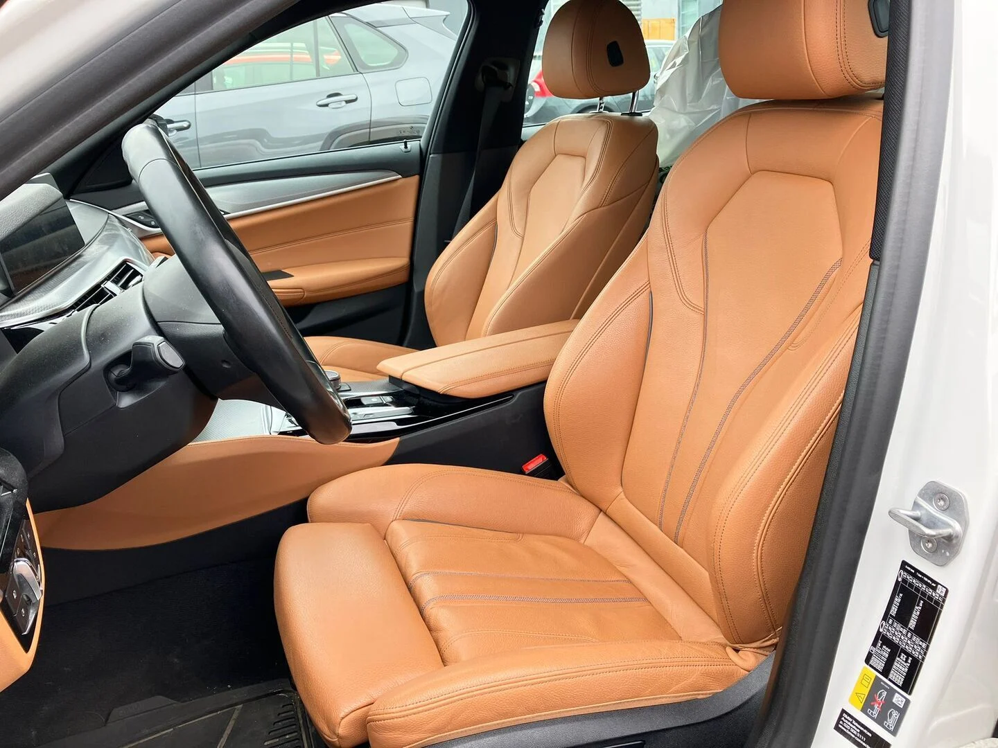 Car Image - 33CHIp7fZIgV9YBzeiYsgP
