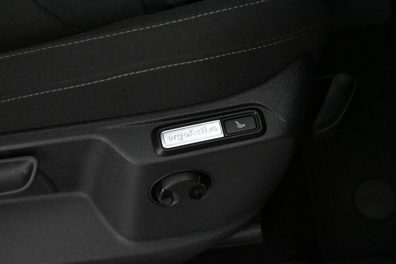 Car Image - 1V7qZiRkbHWPK9SxtkdEYP