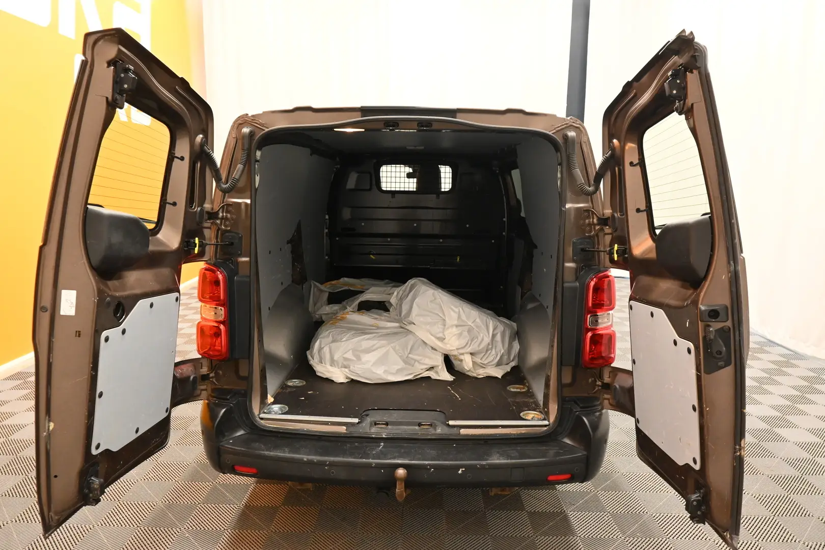 Car Image - 3BPoZbHqA196n2vQdFEJVE