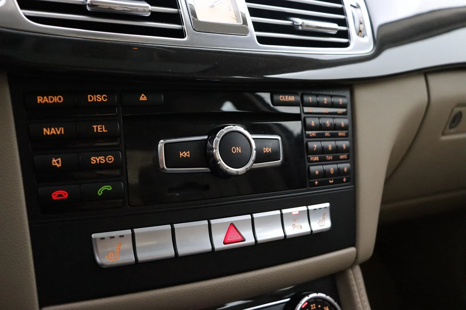 Car Image - 2I2Nt33BPcqbxqbzT6GrbG