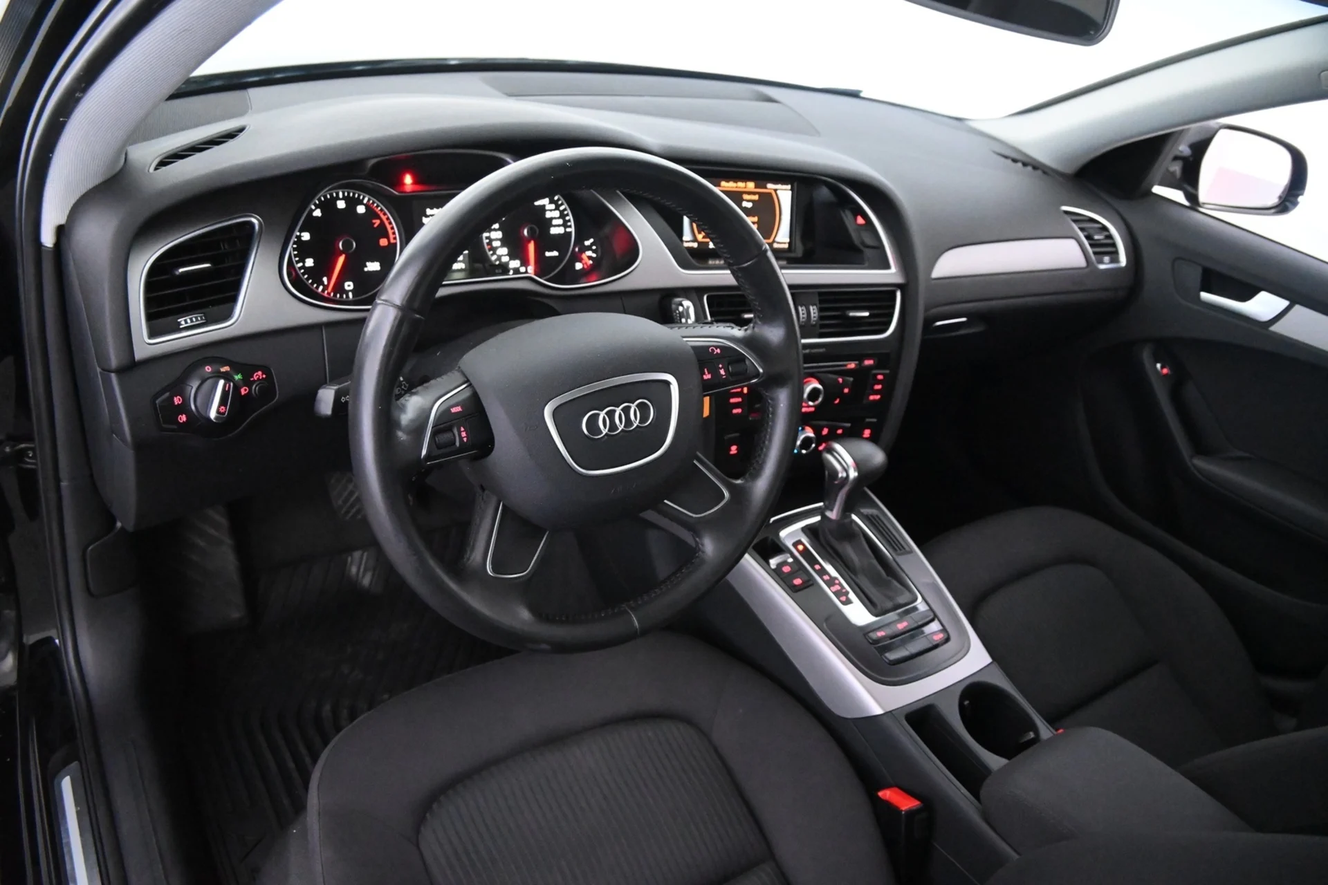 Car Image - 3QBGvw8PVBQq7HvKaqLOzv