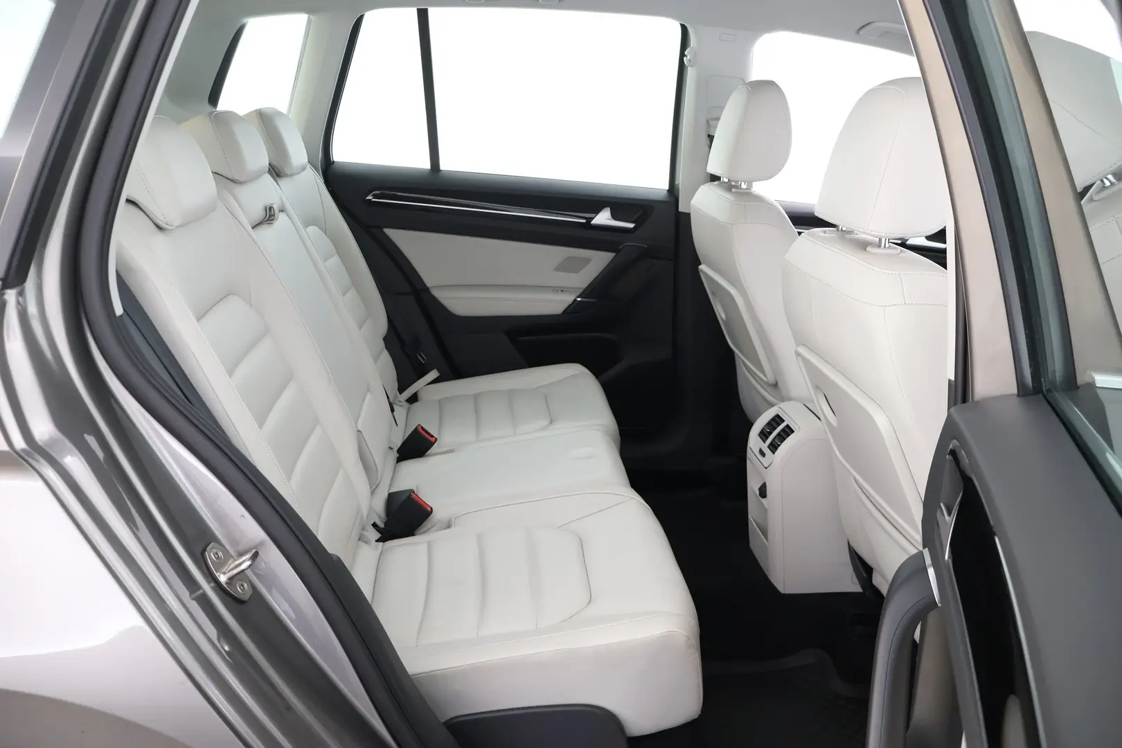 Car Image - 3pollbI9ZF05BTrbwKdpaO
