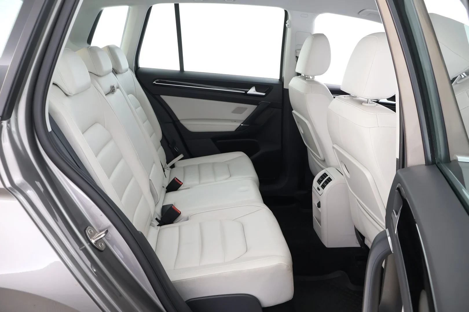 Car Image - 3pollbI9ZF05BTrbwKdpaO