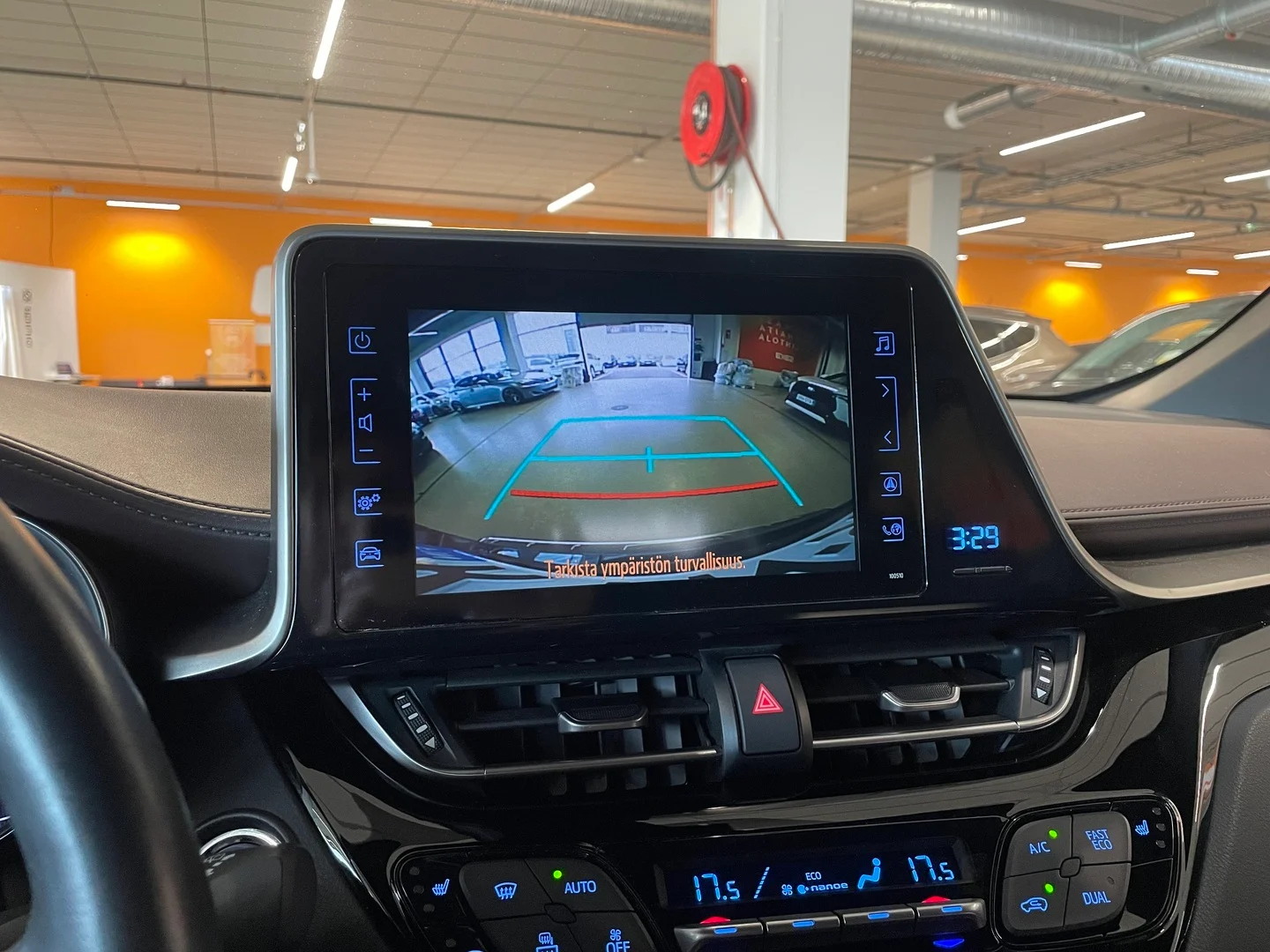 Car Image - 1t2OJg6t1ReeWLSHThB3Vx