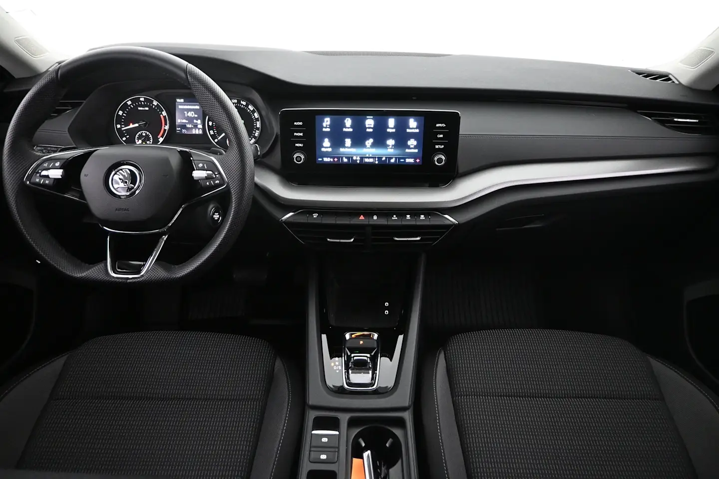 Car Image - ZvBF7LNEptzvqFN4ryolx