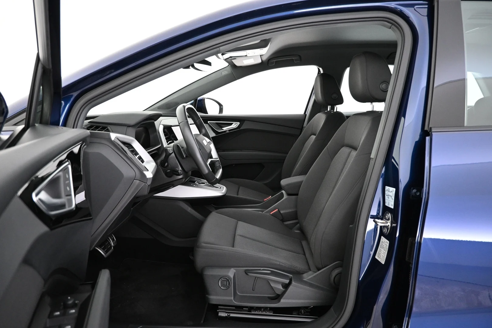 Car Image - 2Nv4tag3q4FU0wTNEM4YZb