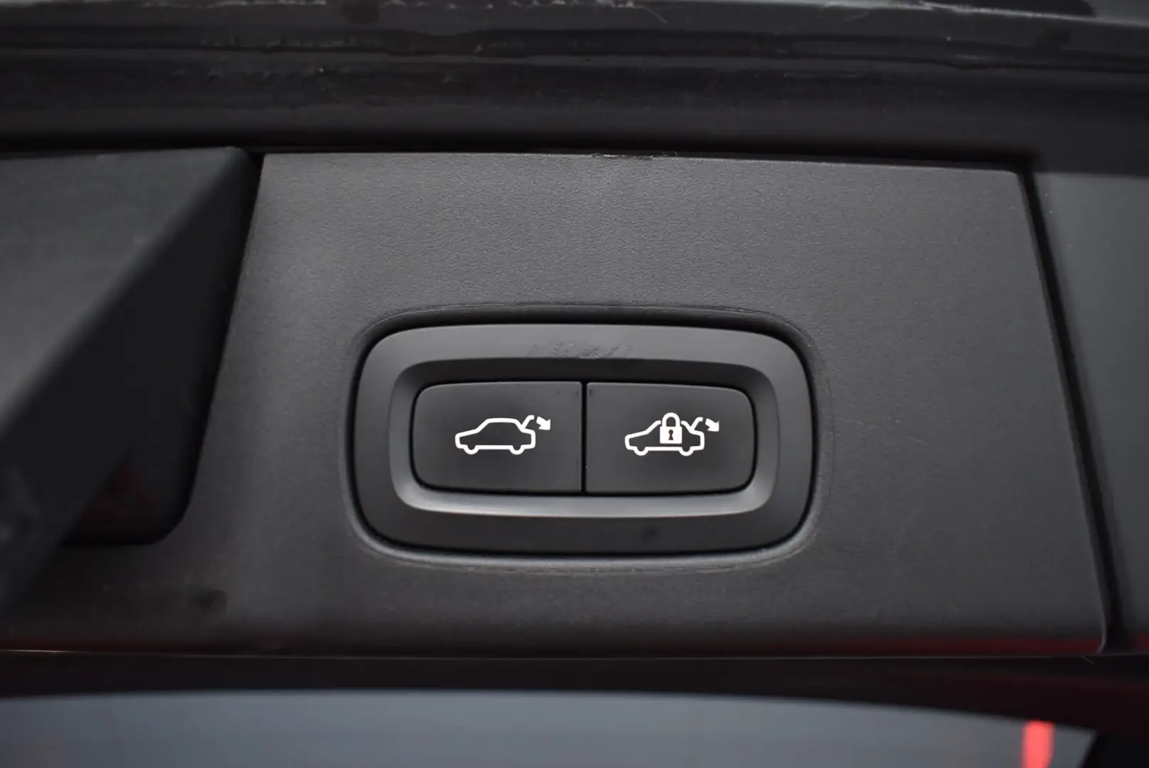 Car Image - 1e9fGs4AKUMRy7C7q8y4tz