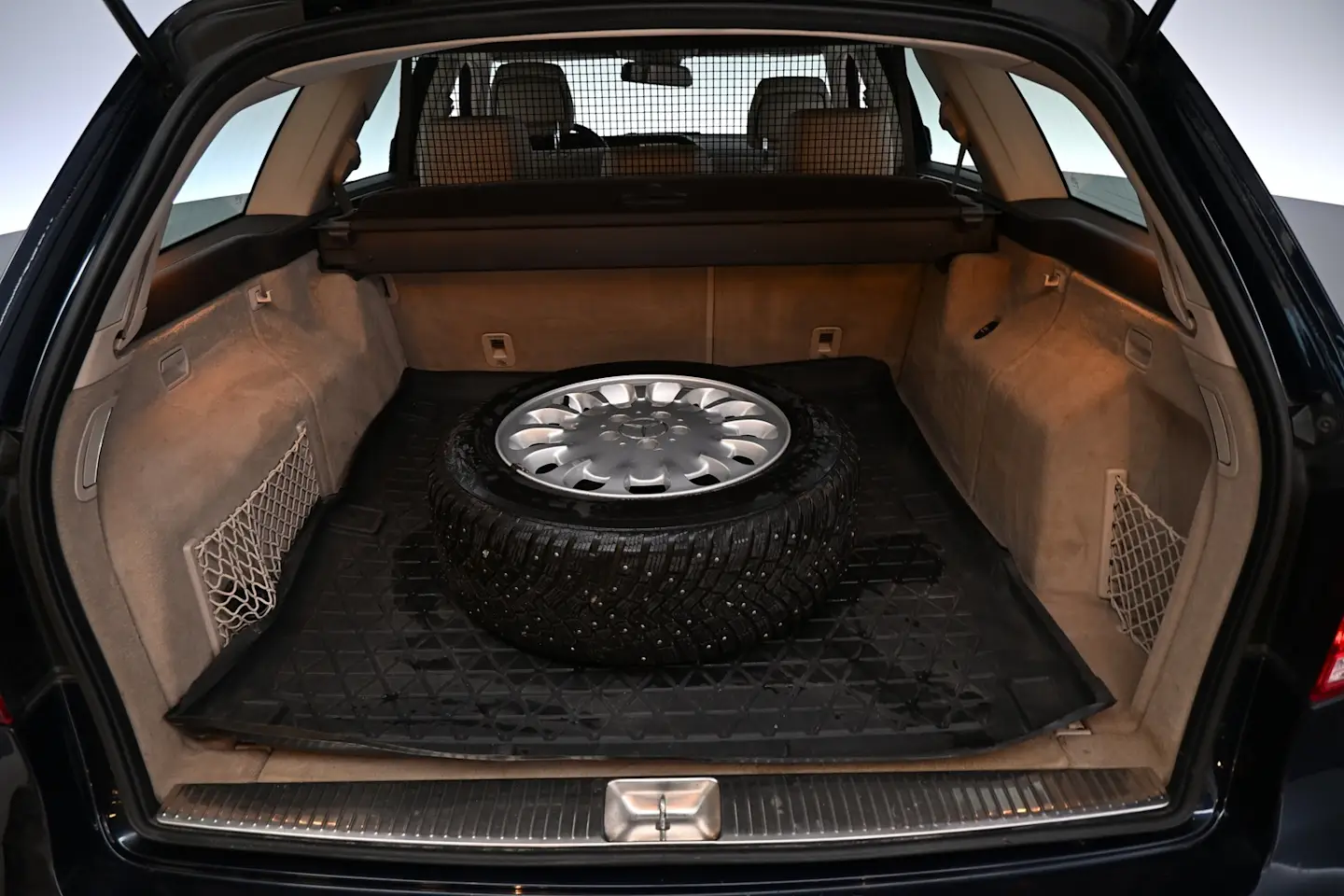Car Image - 6cfw8EiMiB0PgHtXZiaPQM