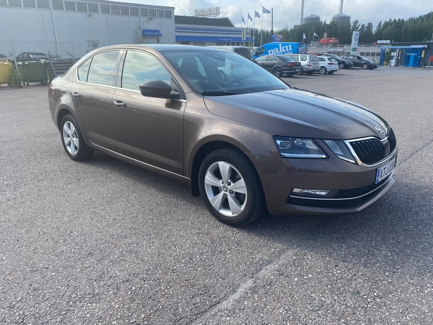 Car Image - 5dYgMaLYm2K7tMSwGBWsUT